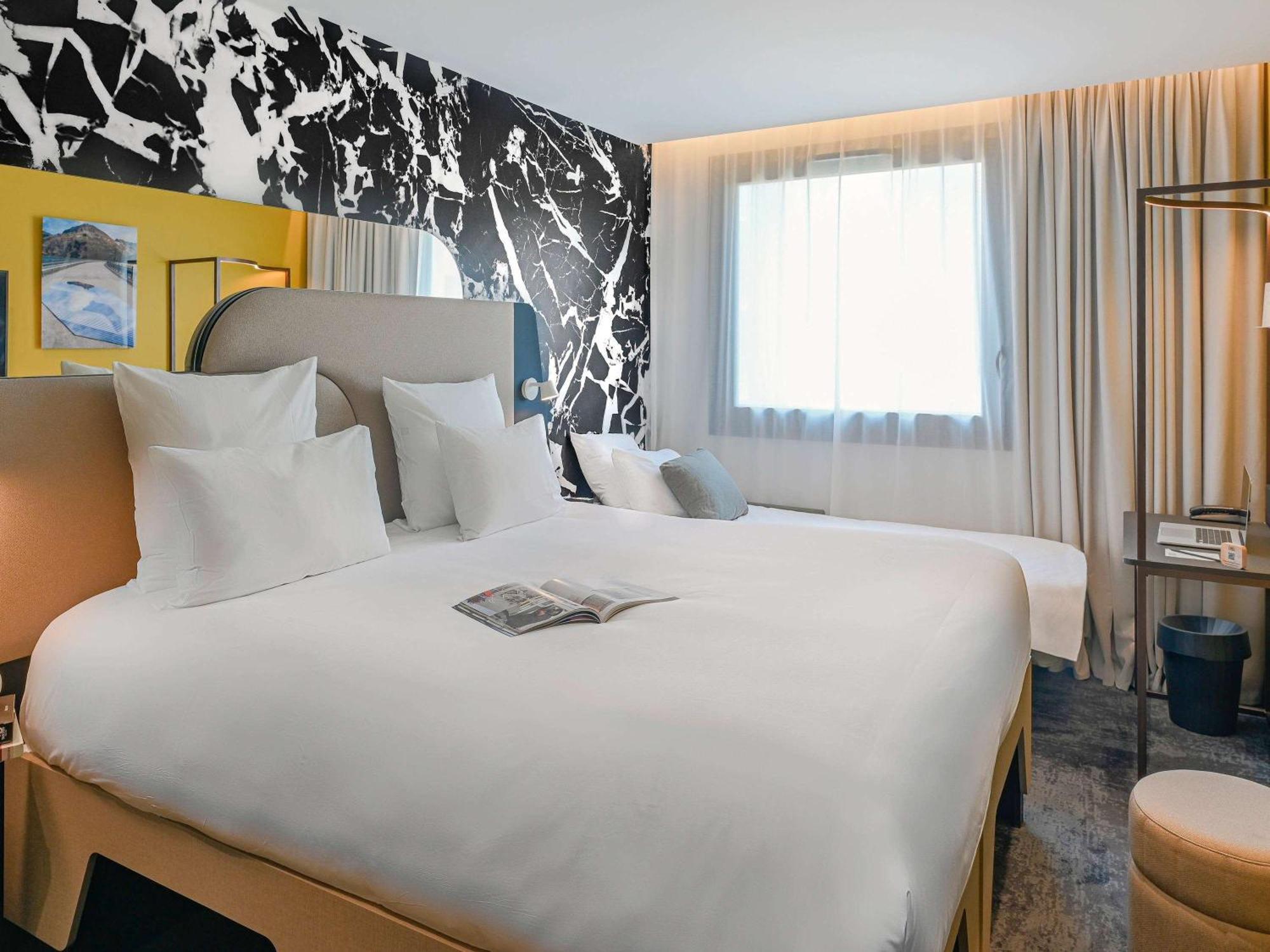 Готель Tribe Paris La Defense Esplanade Курбевуа Екстер'єр фото